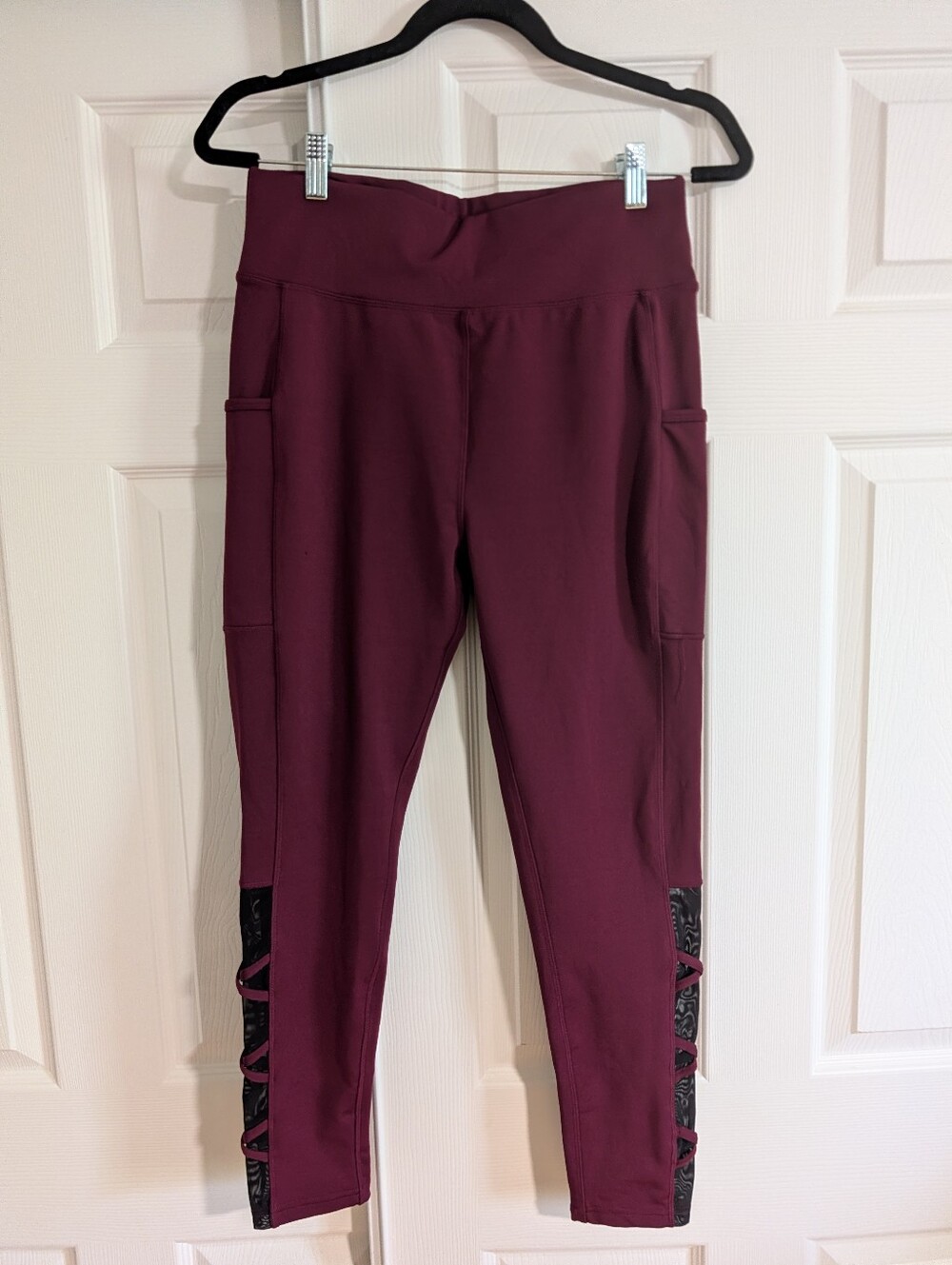 Pop Fit High-Waist Burgundy Athletic Leggings with Side Pockets